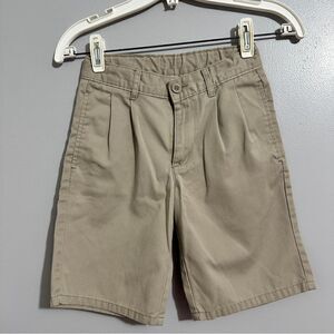 Izod boys pleated khaki shorts size 8